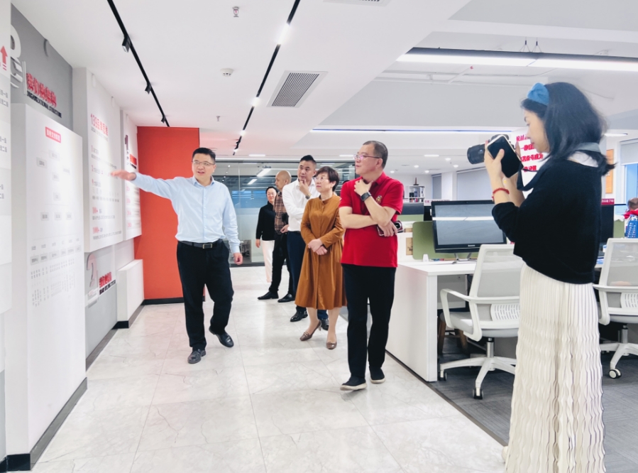 聚力賦能，共謀發(fā)展——廣州市湖南婁底商會領(lǐng)導(dǎo)一行赴聚橋文創(chuàng)考察交流